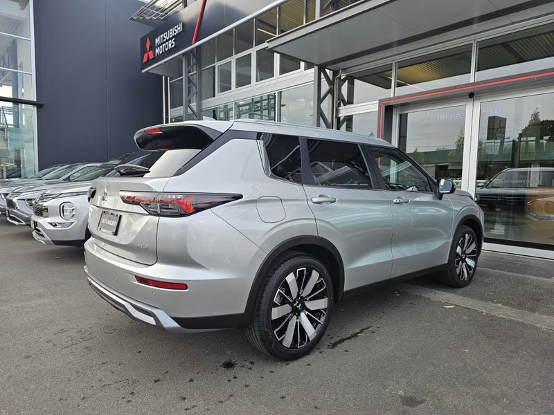2025 Mitsubishi Outlander XLS 2.5P/CVT image 4