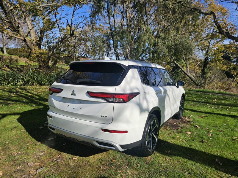 2025 Mitsubishi Outlander XLS 2.5P/CVT image 3