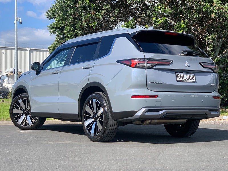 2025 Mitsubishi Outlander XLS 2WD 2.5L Petrol 7... image 2