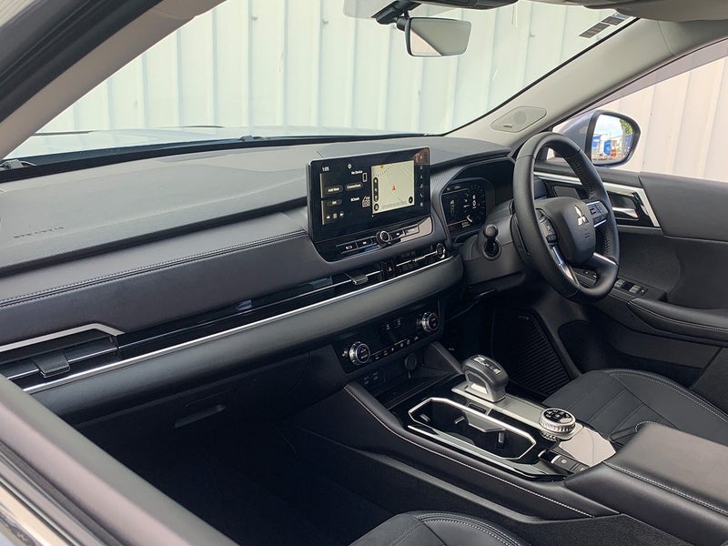 2025 Mitsubishi Outlander XLS 2WD 2.5L Petrol 7... image 3
