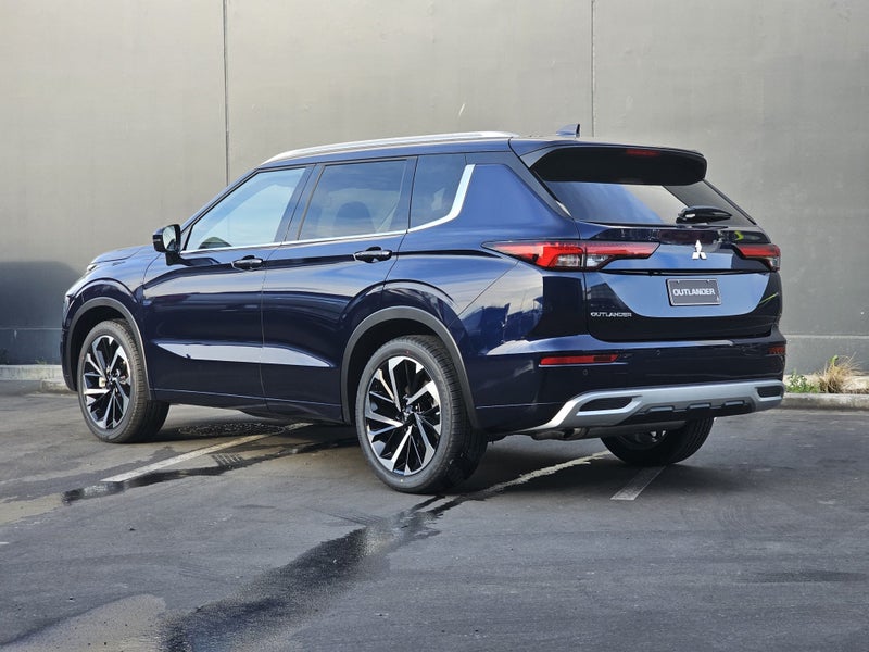 2025 Mitsubishi Outlander XLS 2WD 2.5P image 3