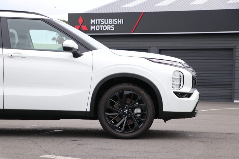 2025 Mitsubishi Outlander XLS 2WD 2.5P (BLACK OUT) image 4