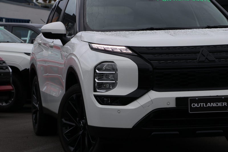 2025 Mitsubishi Outlander XLS 2WD 2.5P (BLACK OUT) image 5