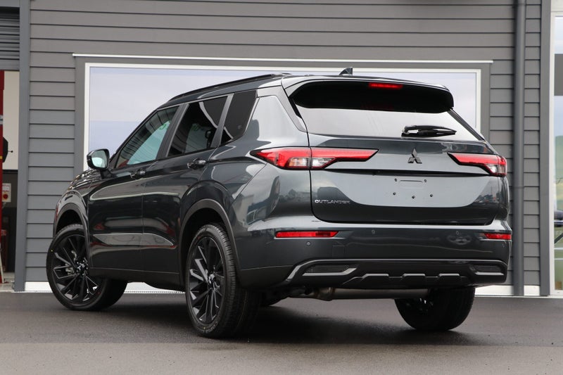 2025 Mitsubishi Outlander XLS 2WD 2.5P (BLACK OUT) image 2
