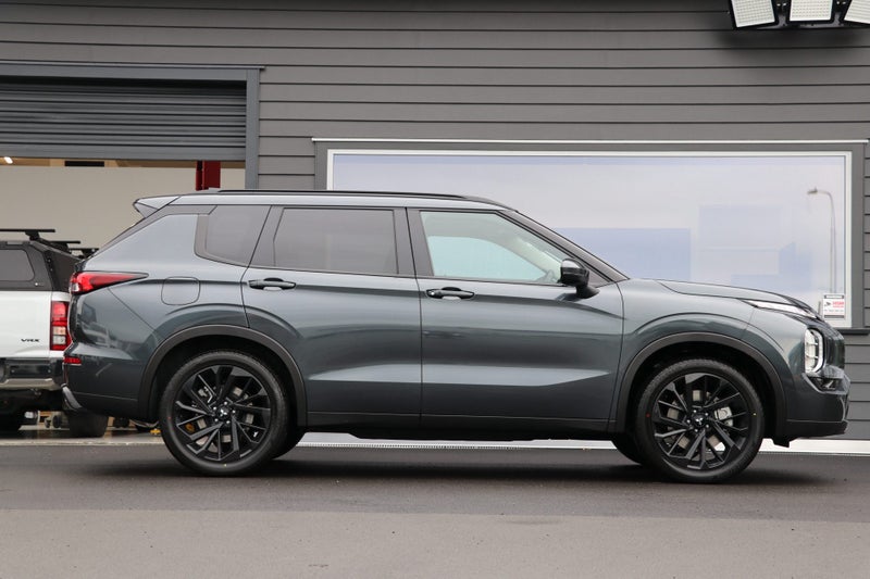 2025 Mitsubishi Outlander XLS 2WD 2.5P (BLACK OUT) image 3