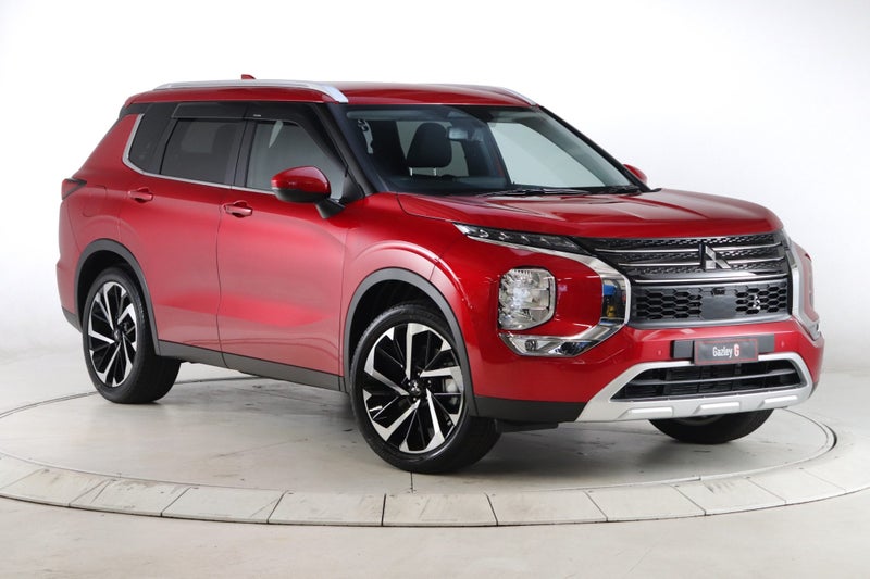 2025 Mitsubishi Outlander XLS 2WD image 3