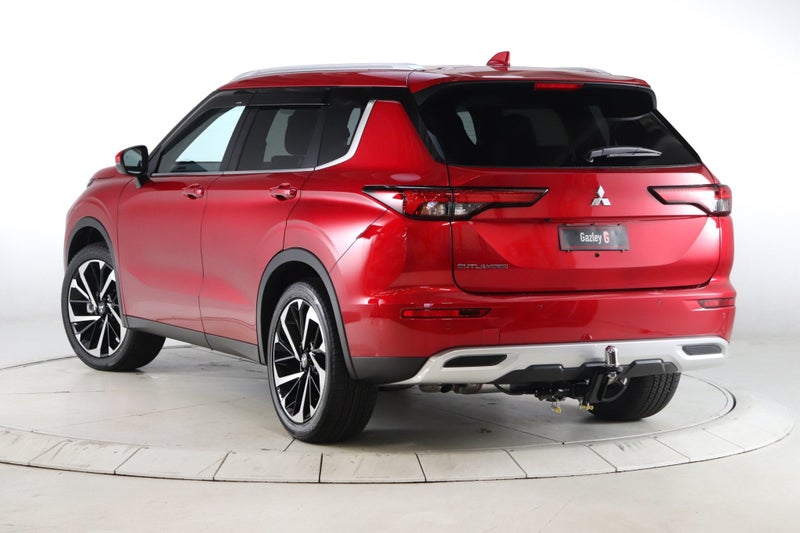 2025 Mitsubishi Outlander XLS 2WD image 4