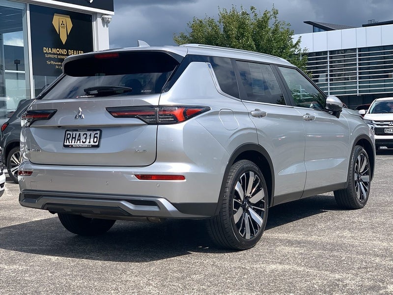 2025 Mitsubishi Outlander XLS 4WD 2.5L Petrol 7... image 2