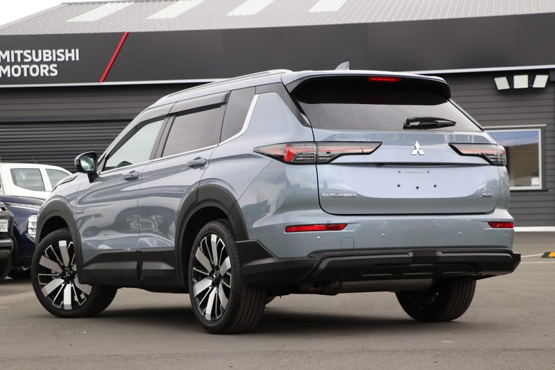 2025 Mitsubishi Outlander XLS 4WD 2.5P (S-AWC) image 2