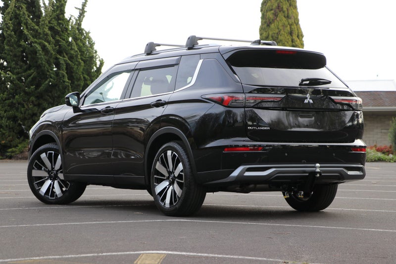 2025 Mitsubishi Outlander XLS 4WD 2.5P (S-AWC) image 2