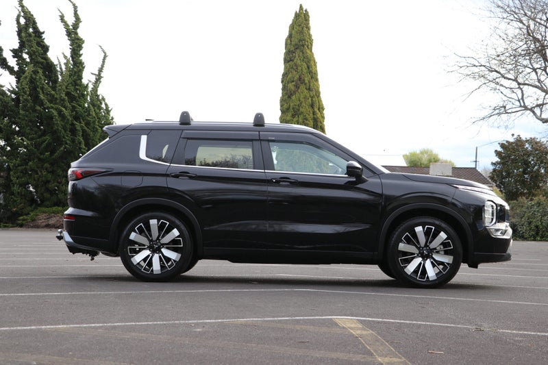 2025 Mitsubishi Outlander XLS 4WD 2.5P (S-AWC) image 3