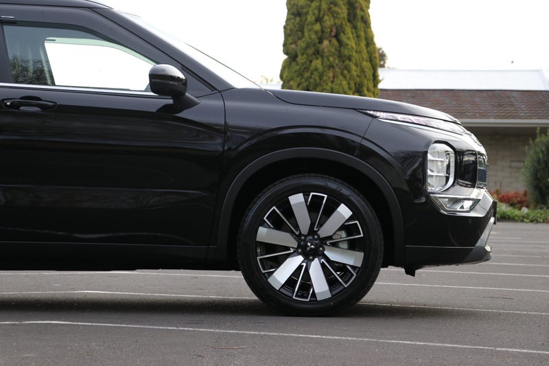 2025 Mitsubishi Outlander XLS 4WD 2.5P (S-AWC) image 4