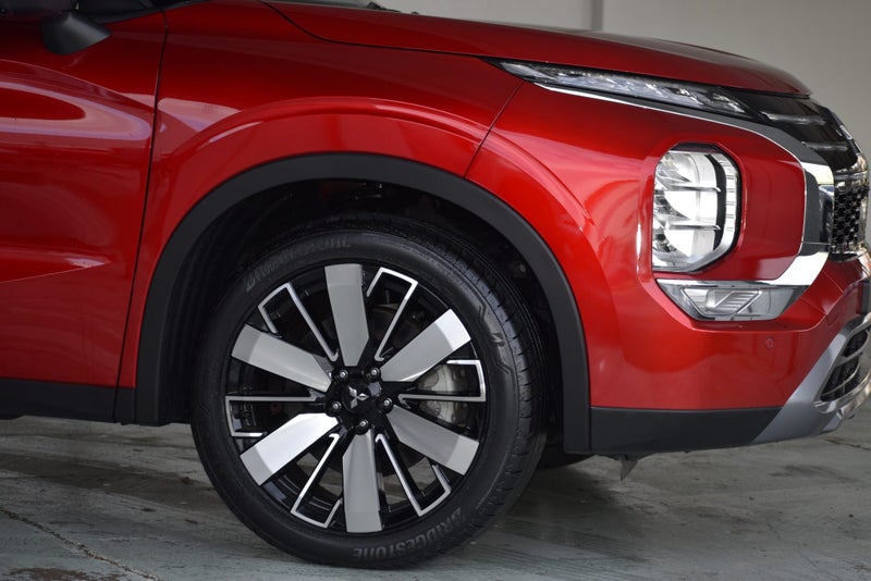 2025 Mitsubishi Outlander XLS 7 Seat 8Sp Auto -... image 4