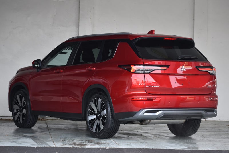 2025 Mitsubishi Outlander XLS 7 Seat 8Sp Auto -... image 5