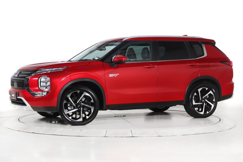2025 Mitsubishi Outlander XLS PHEV 4WD image 3
