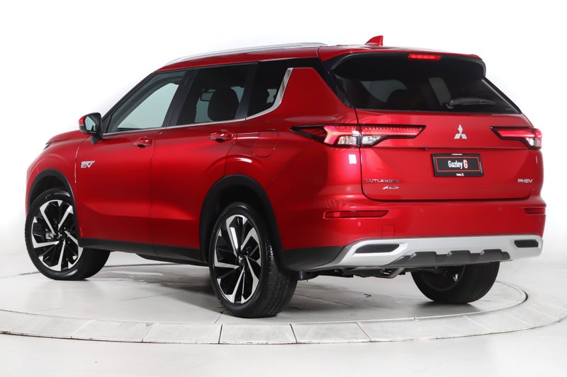 2025 Mitsubishi Outlander XLS PHEV 4WD image 5