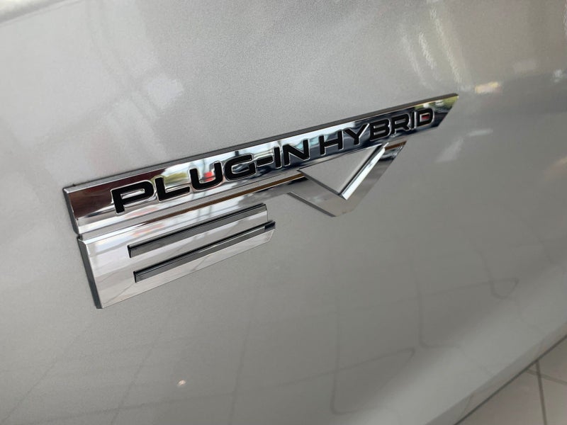 2025 Mitsubishi Outlander XLS PHEV/4WD/AT image 2