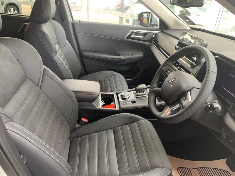 2025 Mitsubishi Outlander XLS PHEV/4WD/AT image 5