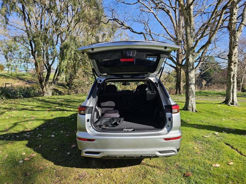 2025 Mitsubishi Outlander XLS PHEV/4WD/AT image 5
