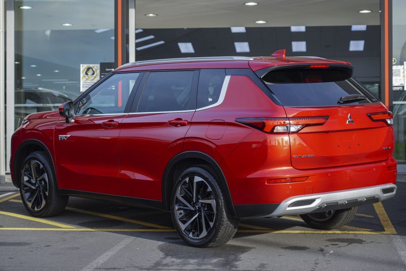 2025 Mitsubishi Outlander XLS PHEV 4WD SUV - UP... image 2