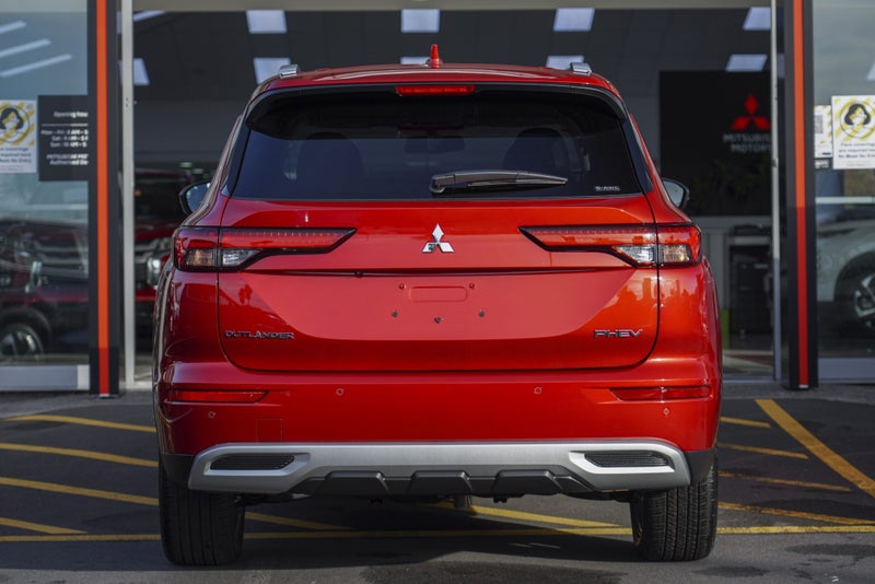 2025 Mitsubishi Outlander XLS PHEV 4WD SUV - UP... image 3
