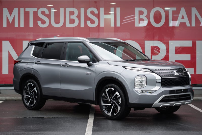 2025 Mitsubishi Outlander XLS PHEV 4WD SUV - UP... image 2