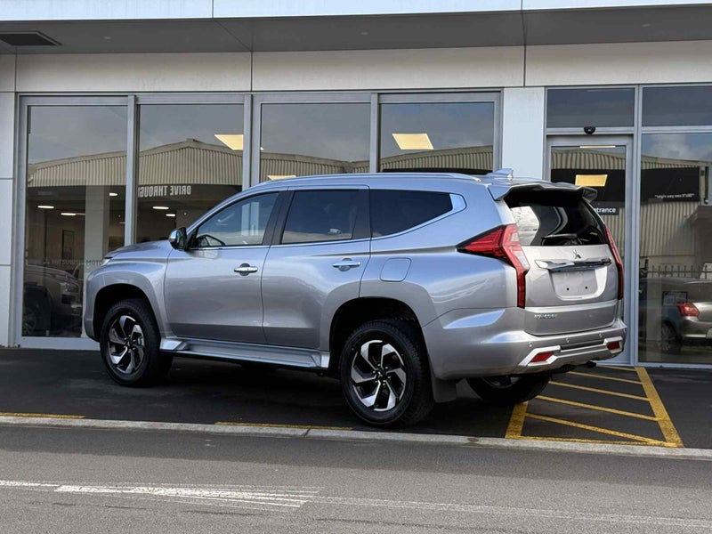 2025 Mitsubishi Pajero Sport 2.4D VRX 4WD 8AT -... image 4