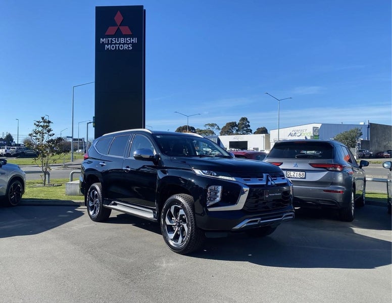 2025 Mitsubishi Pajero Sport 2.4D VRX 4WD 8AT image 1