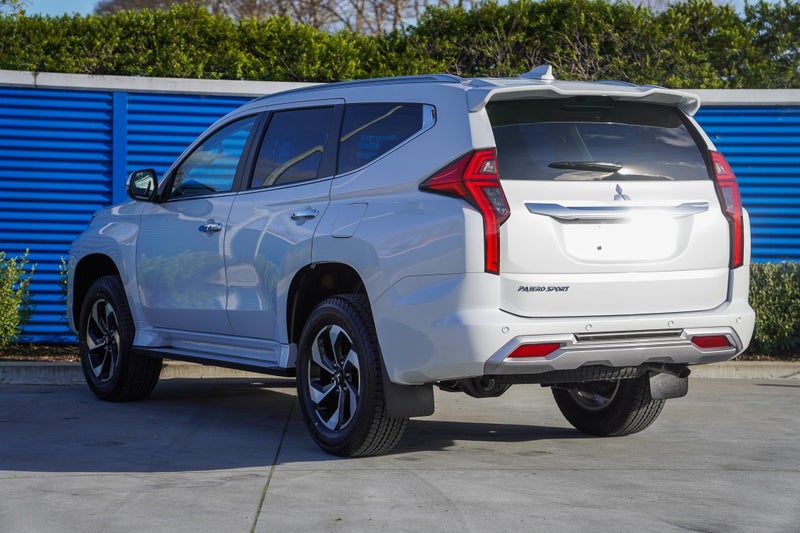 2025 Mitsubishi Pajero Sport 2.4D VRX 4WD 8AT image 5