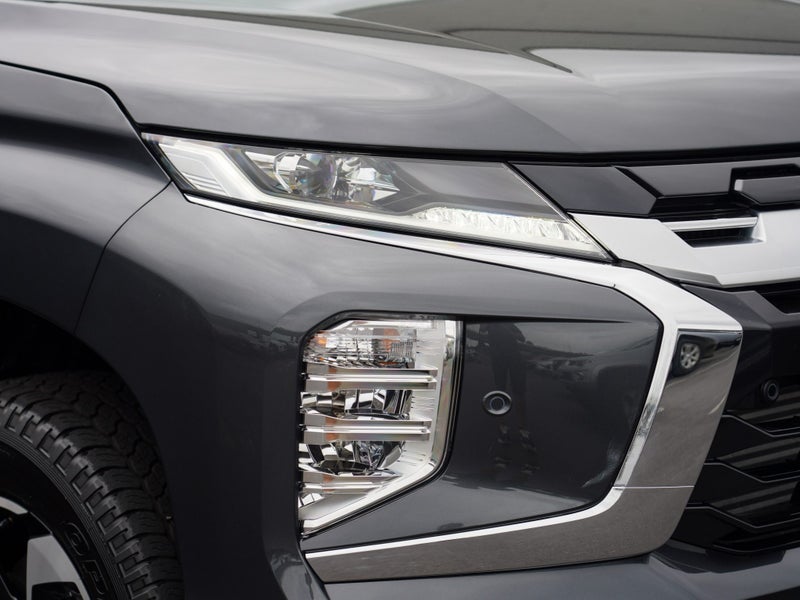 2025 Mitsubishi Pajero Sport 2.4D VRX 4WD 8AT image 5