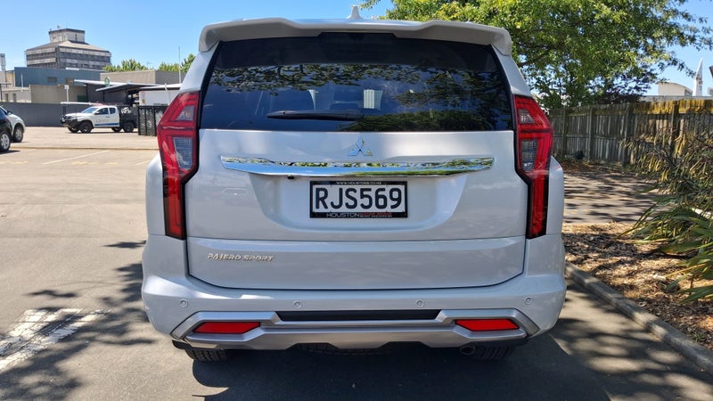 2025 Mitsubishi Pajero Sport 2.4D VRX 4WD 8AT image 5