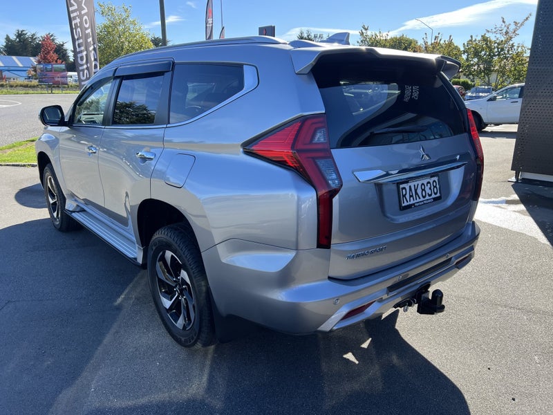 2025 Mitsubishi Pajero Sport 2.4D VRX 4WD 8AT image 4