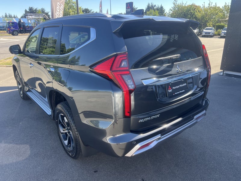 2025 Mitsubishi Pajero Sport 2.4D VRX 4WD 8AT image 3