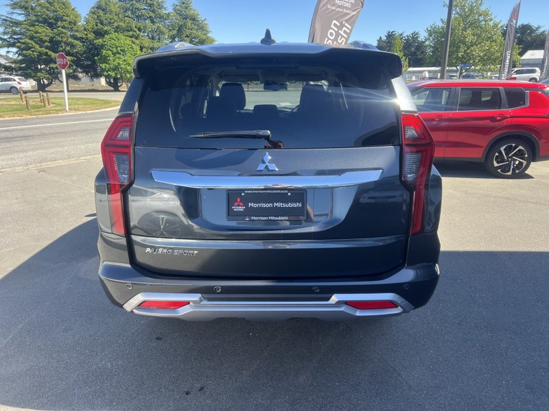 2025 Mitsubishi Pajero Sport 2.4D VRX 4WD 8AT image 4