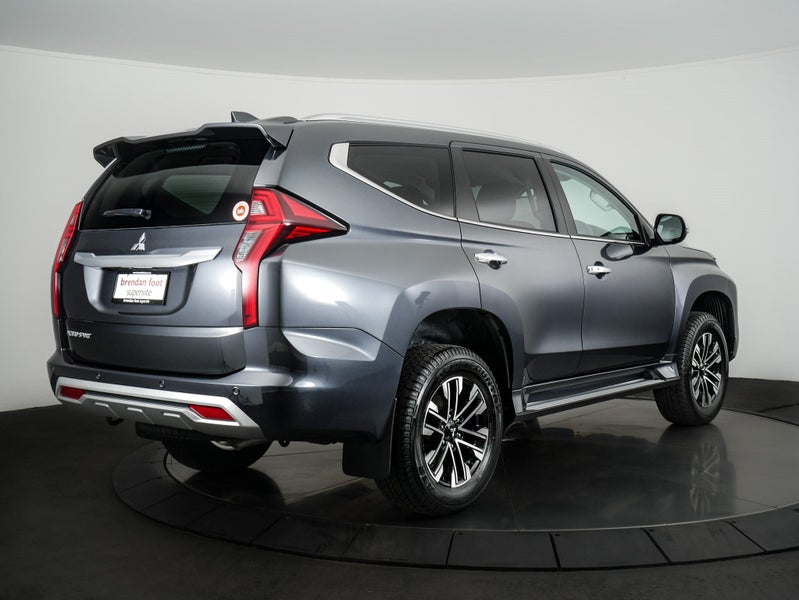 2025 Mitsubishi Pajero Sport 2.4D VRX 4WD 8AT image 4