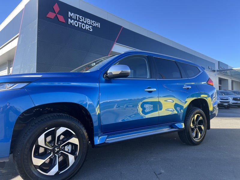 2025 Mitsubishi Pajero Sport 2.4D VRX 4WD 8AT image 2
