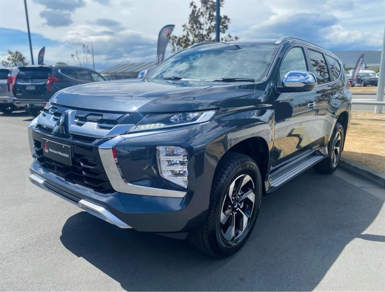 2025 Mitsubishi Pajero Sport 2.4D VRX 4WD 8AT image 3