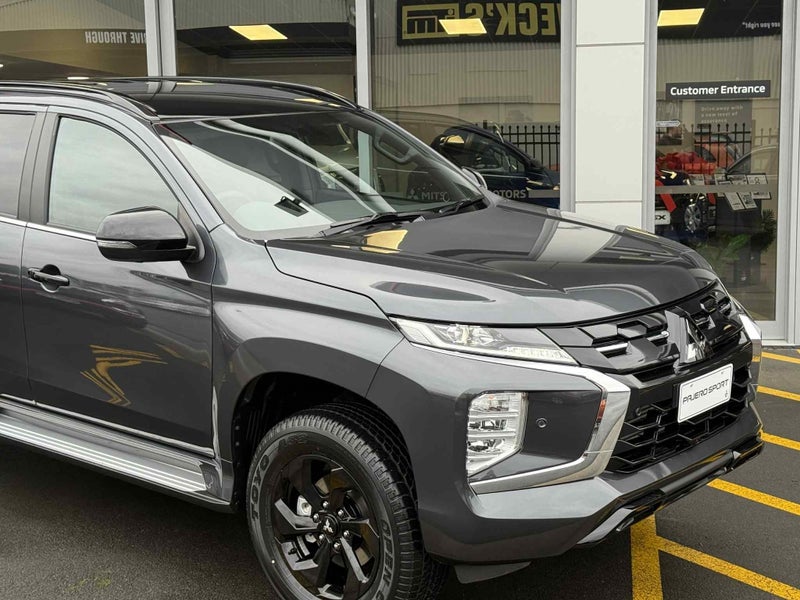 2025 Mitsubishi Pajero Sport 2.4D VRXB 4WD 8AT... image 2