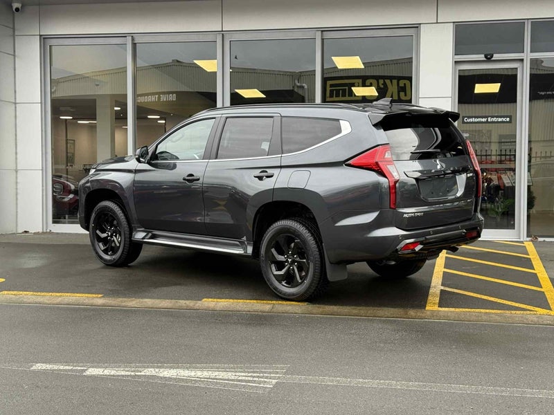 2025 Mitsubishi Pajero Sport 2.4D VRXB 4WD 8AT... image 4