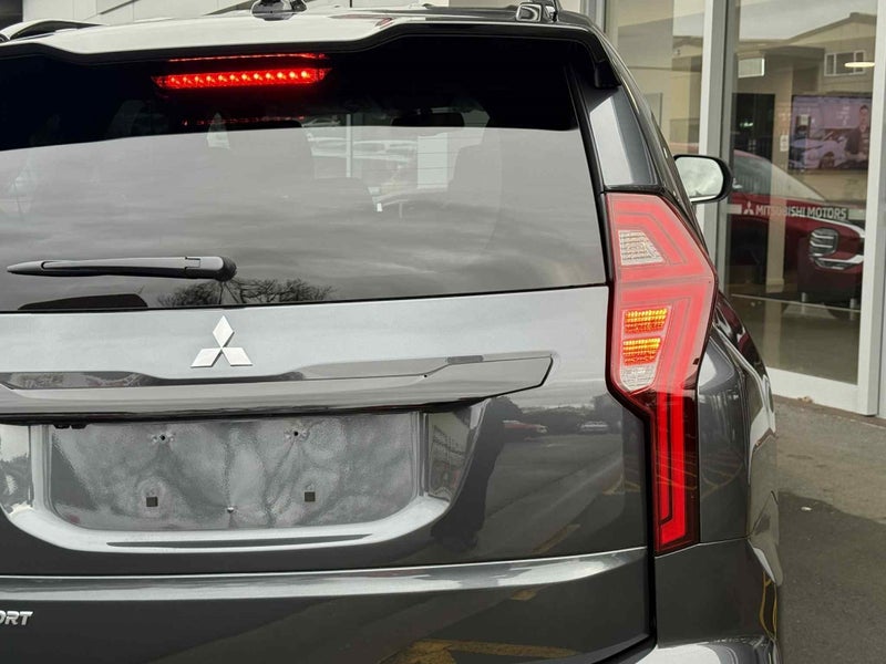 2025 Mitsubishi Pajero Sport 2.4D VRXB 4WD 8AT... image 5