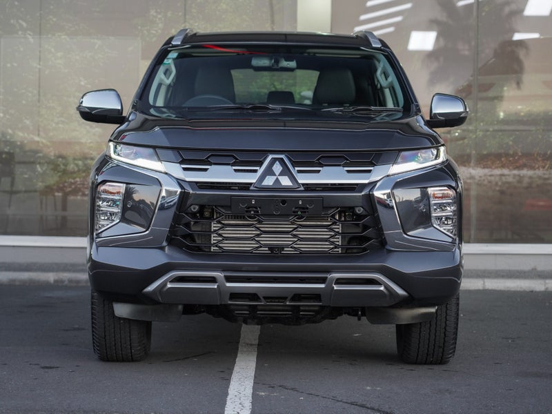 2025 Mitsubishi Pajero Sport VRX 2.4 DIESEL 4WD... image 5