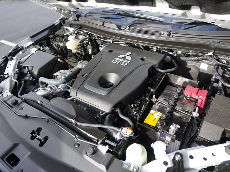 2025 Mitsubishi Pajero Sport VRX 2.4 DIESEL 4WD... image 5