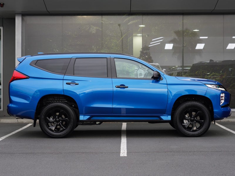2025 Mitsubishi Pajero Sport VRX 2.4 DIESEL 4WD... image 4