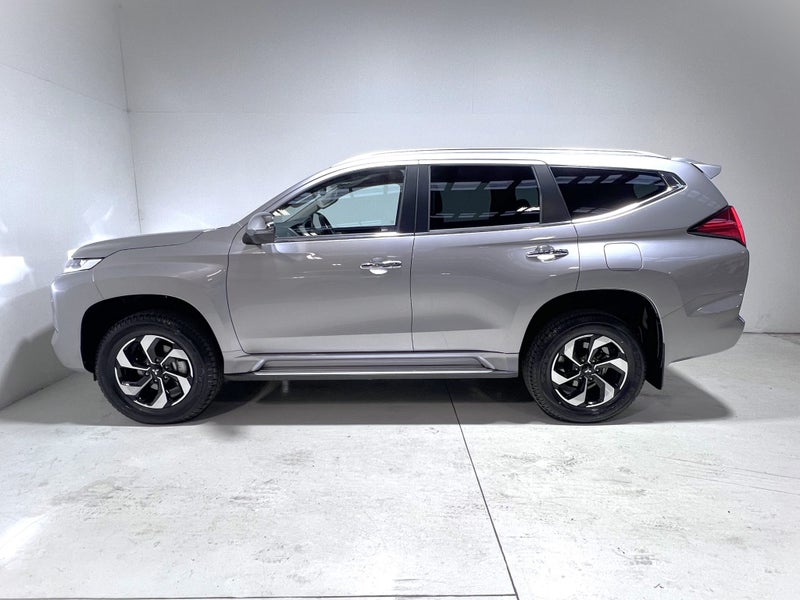 2025 Mitsubishi Pajero Sport VRX 2.4 T/D / 4WD... image 4