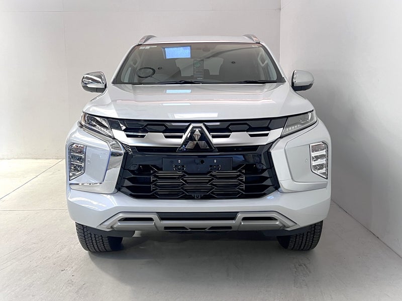 2025 Mitsubishi Pajero Sport VRX 2.4 T/D / 4WD... image 2