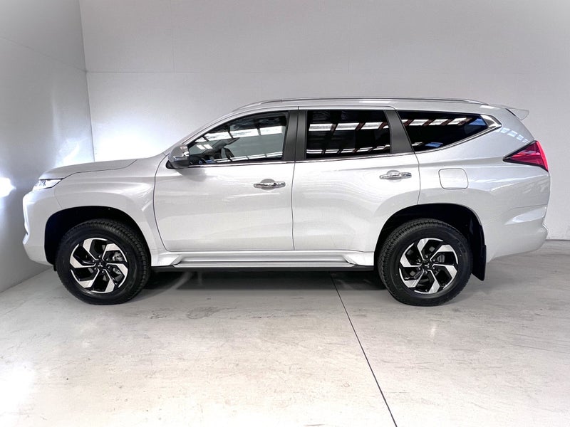 2025 Mitsubishi Pajero Sport VRX 2.4 T/D / 4WD... image 4