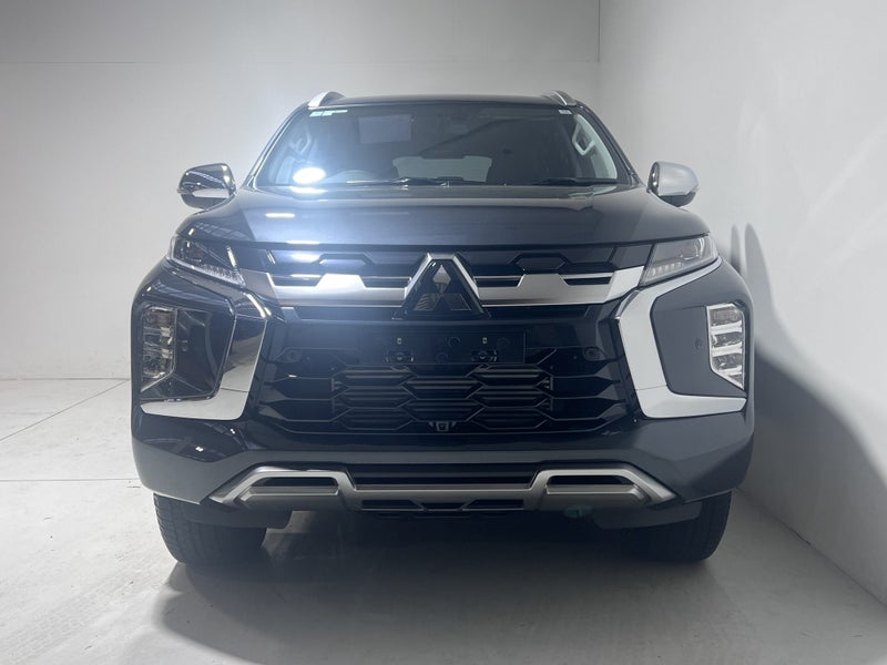 2025 Mitsubishi Pajero Sport VRX 2.4 T/D / 4WD... image 2