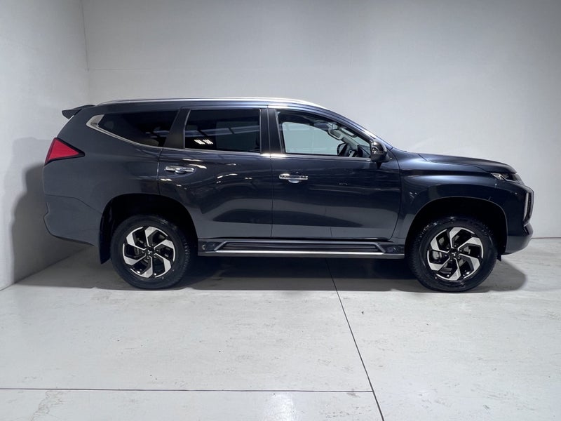 2025 Mitsubishi Pajero Sport VRX 2.4 T/D / 4WD... image 3