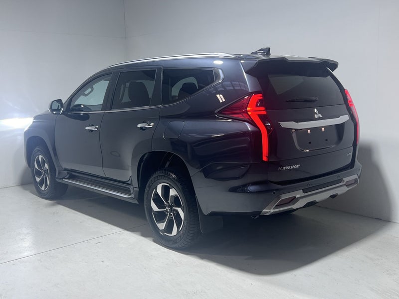 2025 Mitsubishi Pajero Sport VRX 2.4 T/D / 4WD... image 5