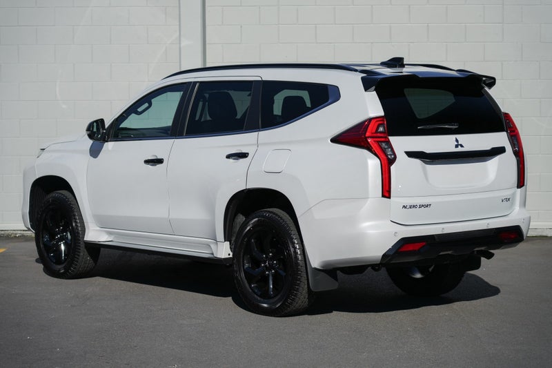 2025 Mitsubishi Pajero Sport VRX 2.4D 4WD image 3